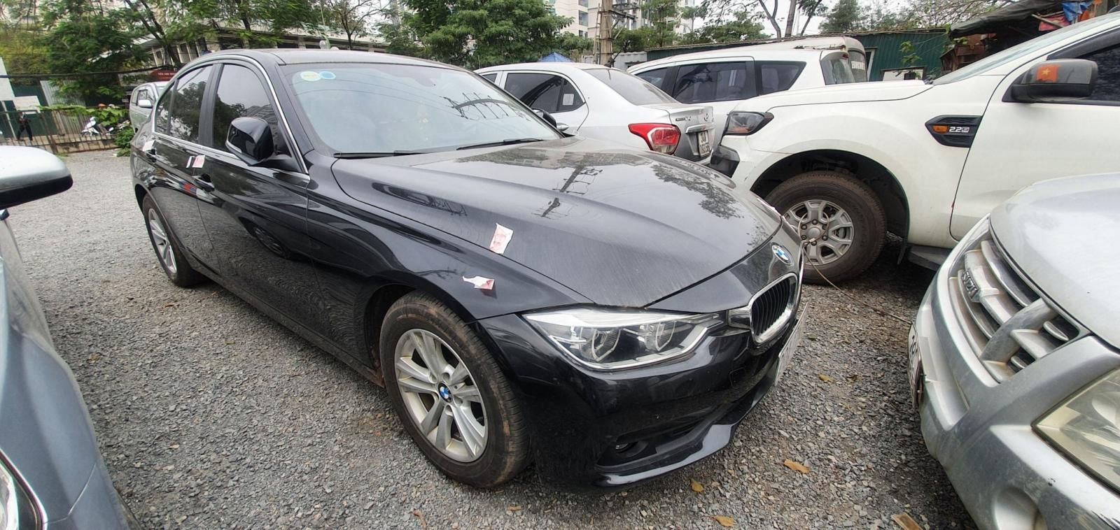 BMW 3 Series 320i 2016 - Bán BMW 320i đời 2016, màu đen, nhập khẩu, giá cạnh tranh