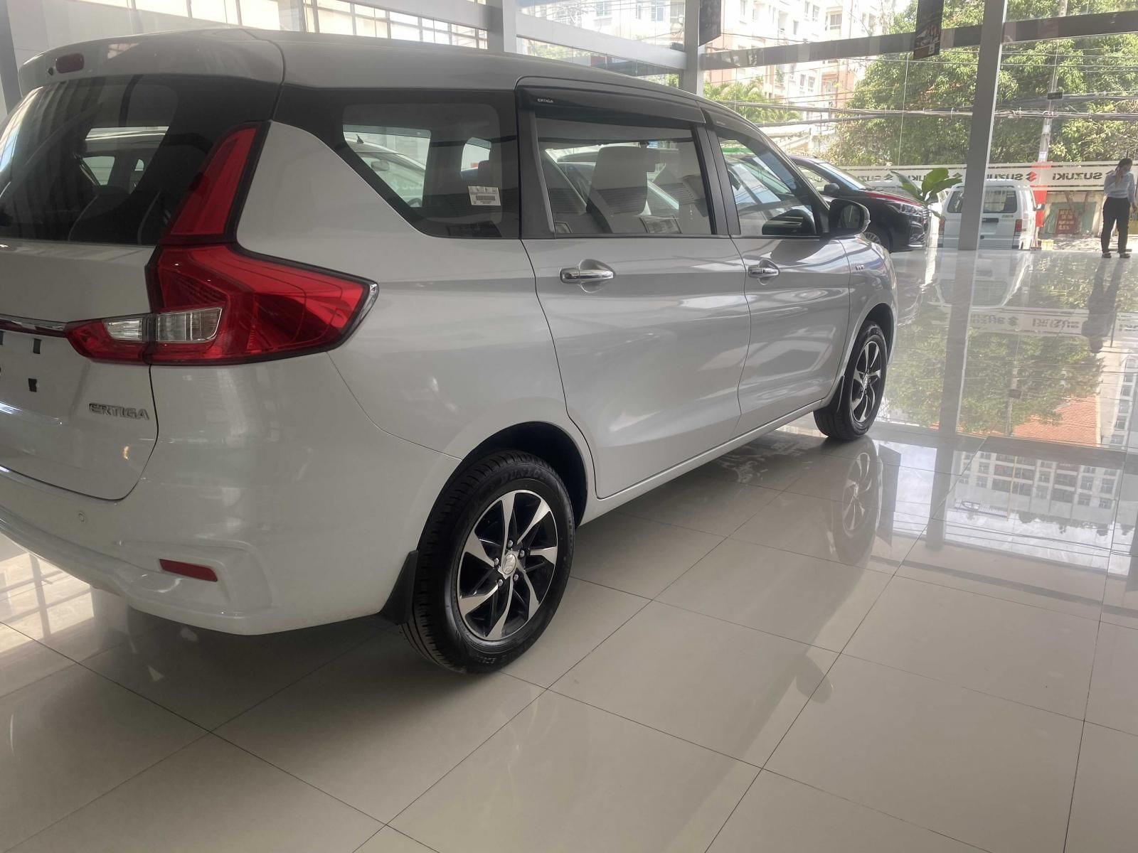 Suzuki Ertiga GLX 2020 - Suzuki Đại Việt bán Suzuki Ertiga GLX sản xuất năm 2020, màu trắng