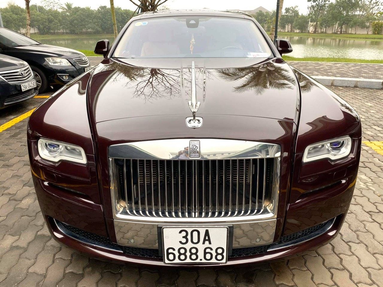 Rolls-Royce Ghost 2014 - Bán xe Rolls-Royce Ghost sản xuất năm 2014, màu đỏ, biển siêu lộc lá