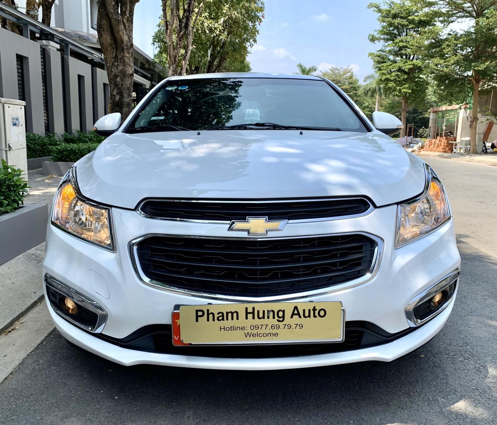 Chevrolet Cruze 2017 - Phạm Hùng Auto bán nhanh chiếc Chevrolet Cruze LT, đời 2017, màu trắng, giao nhanh