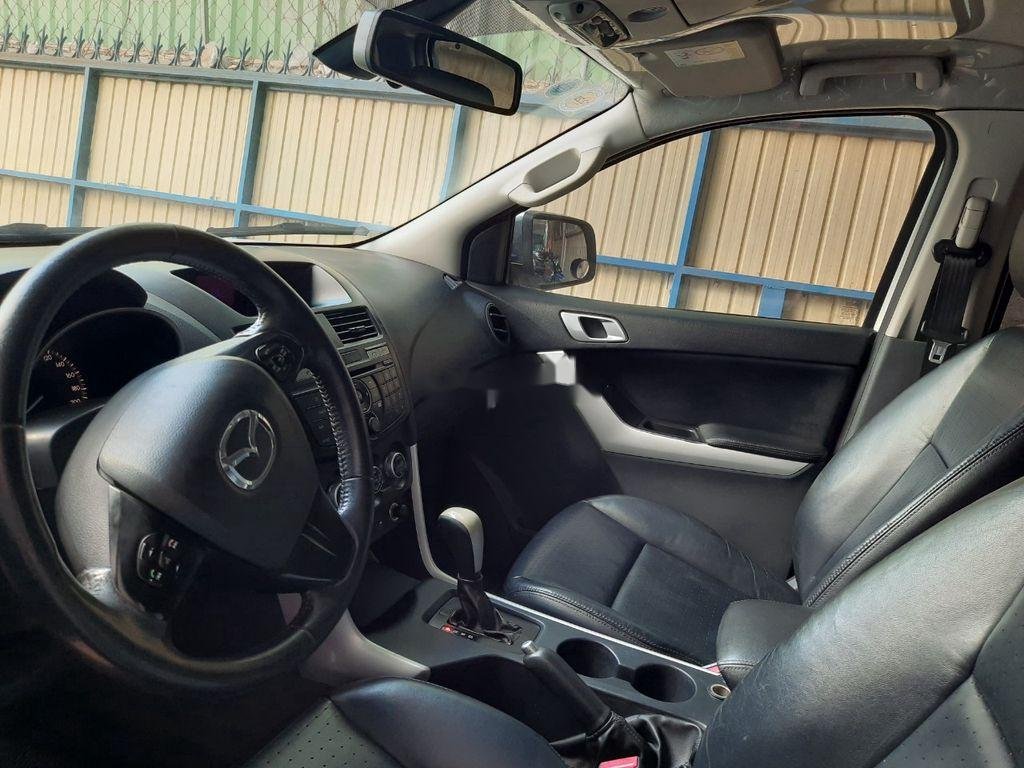 Mazda BT 50 2015 - Bán ô tô Mazda BT 50 đời 2015, màu trắng, nhập khẩu nguyên chiếc