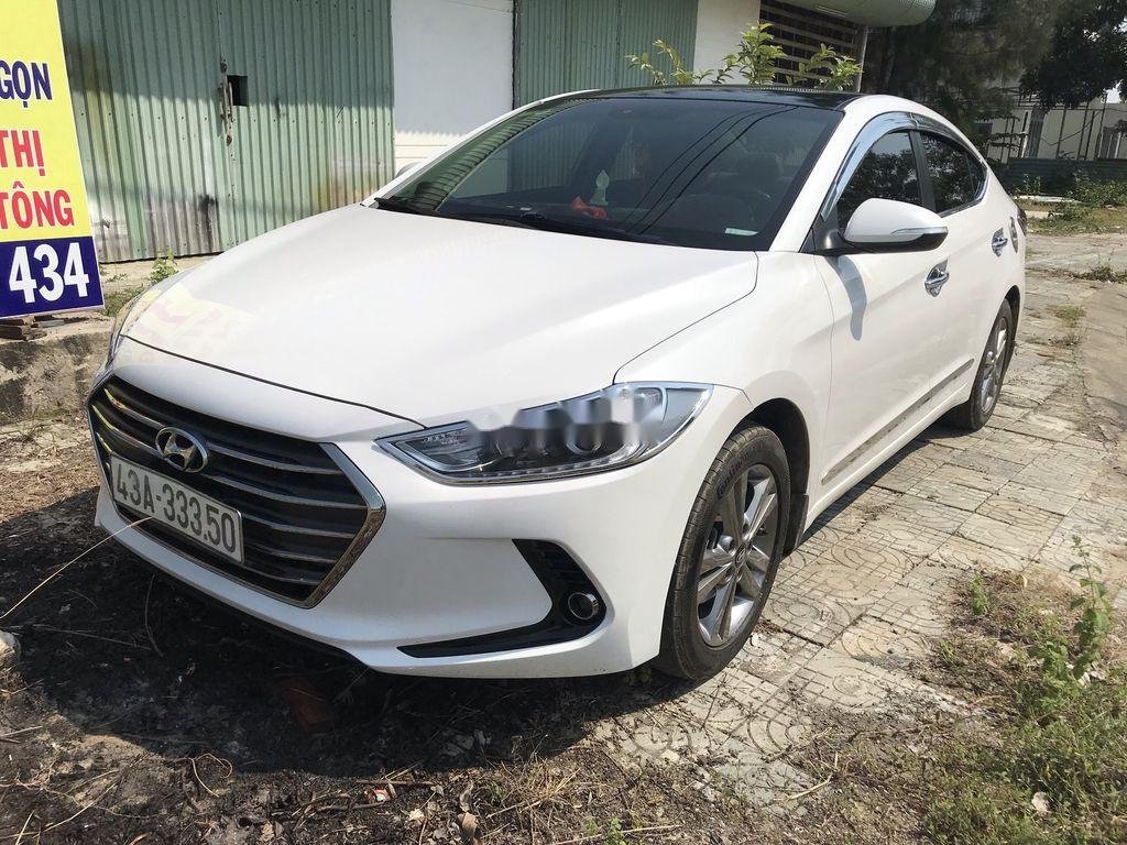 Hyundai Elantra    2018 - Cần bán Hyundai Elantra đời 2018