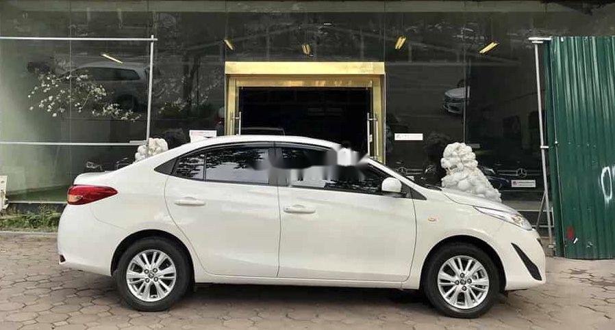 Toyota Vios 2019 - Bán ô tô Toyota Vios E MT đời 2019, màu trắng số sàn