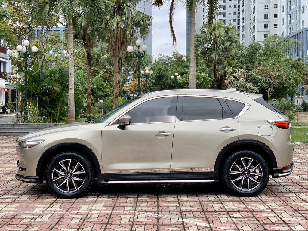 Mazda CX 5  2.0L AT   2017 - Bán ô tô Mazda CX 5 2.0L AT sản xuất năm 2017, màu ghi vàng 