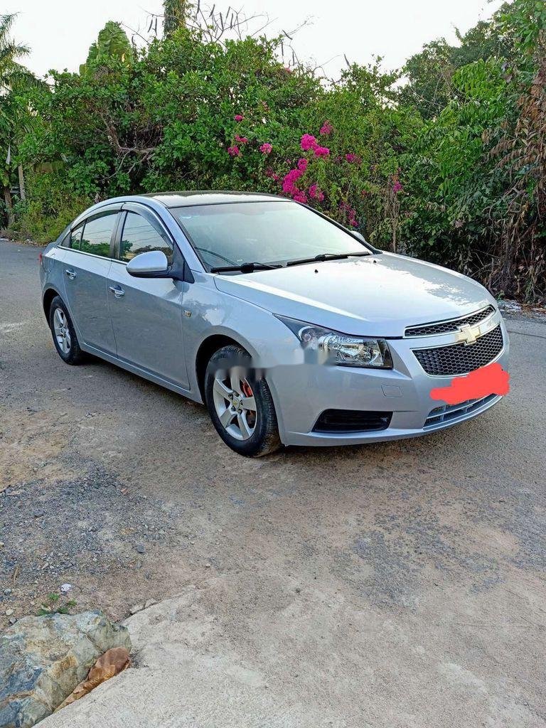 Chevrolet Cruze 2010 - Cần bán gấp Chevrolet Cruze MT năm sản xuất 2010 số sàn