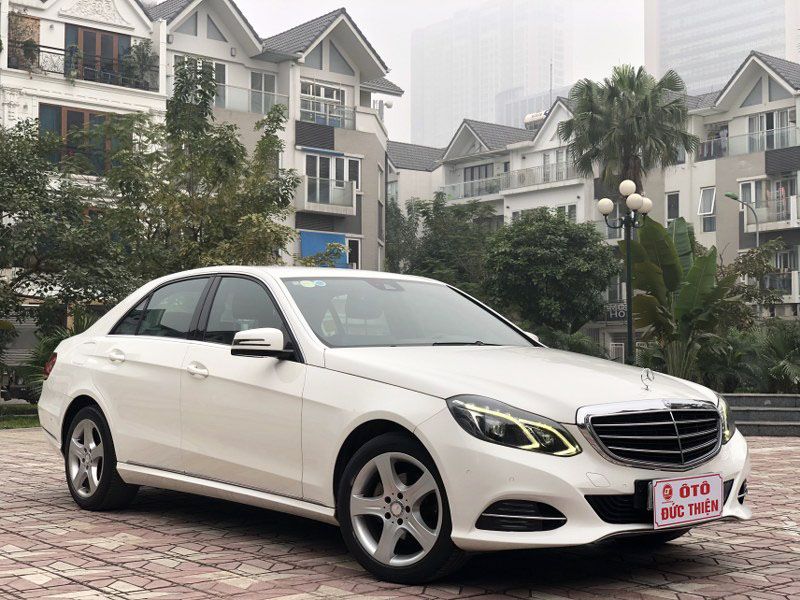 Mercedes-Benz E class E200  2014 - Siêu khuyến mãi giá rẻ với chiếc Mercedes-Benz E200, sản xuất 2014, màu trắng, giao nhanh