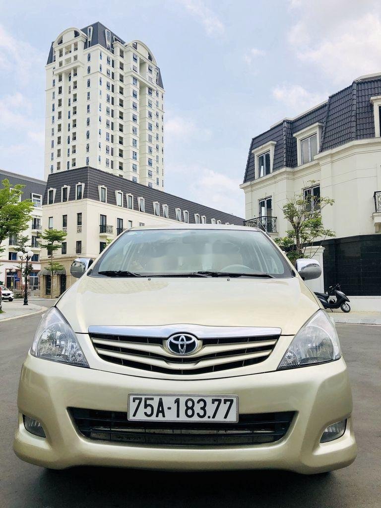 Toyota Innova 2008 - Cần bán Toyota Innova năm sản xuất 2008, màu vàng xe gia đình giá cạnh tranh