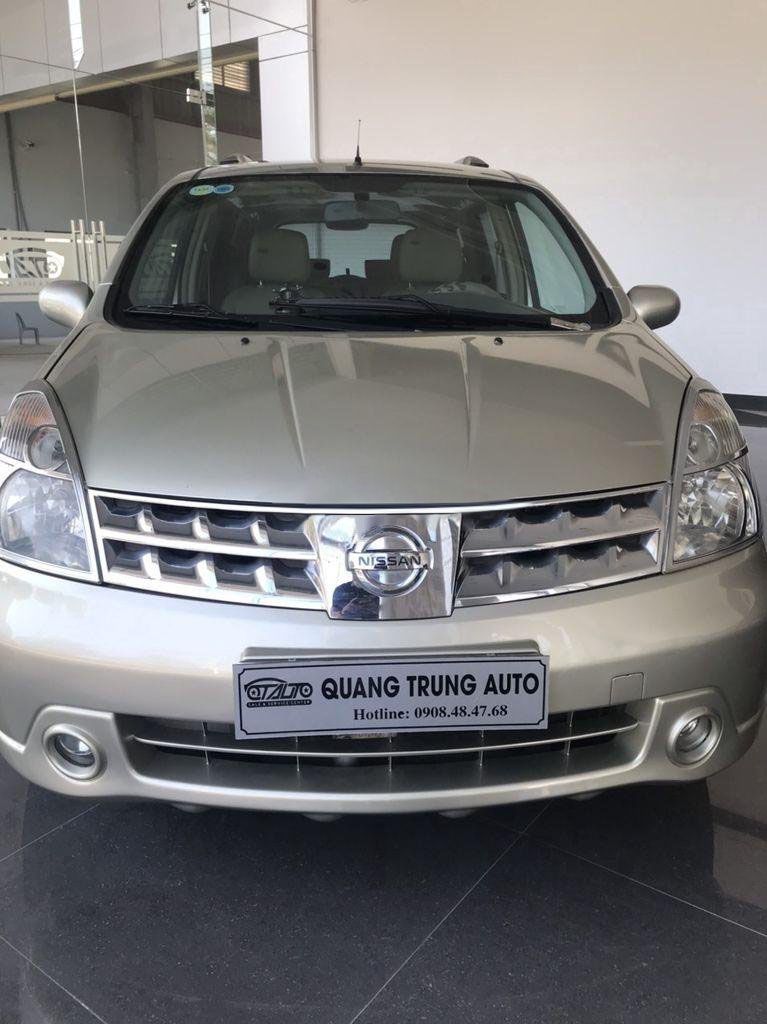 Nissan Grand livina   2011 - Bán Nissan Grand livina đời 2011, màu bạc, xe gia đình, giá tốt