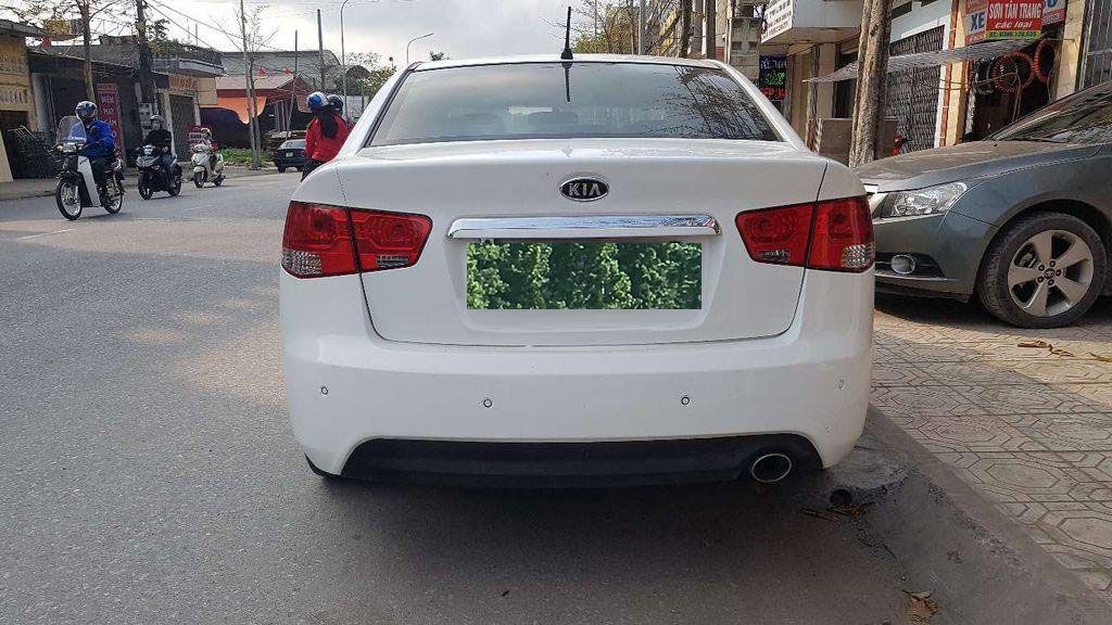 Kia Forte   2012 - Bán Kia Forte đời 2012, màu trắng, xe gia đình, giá 370tr