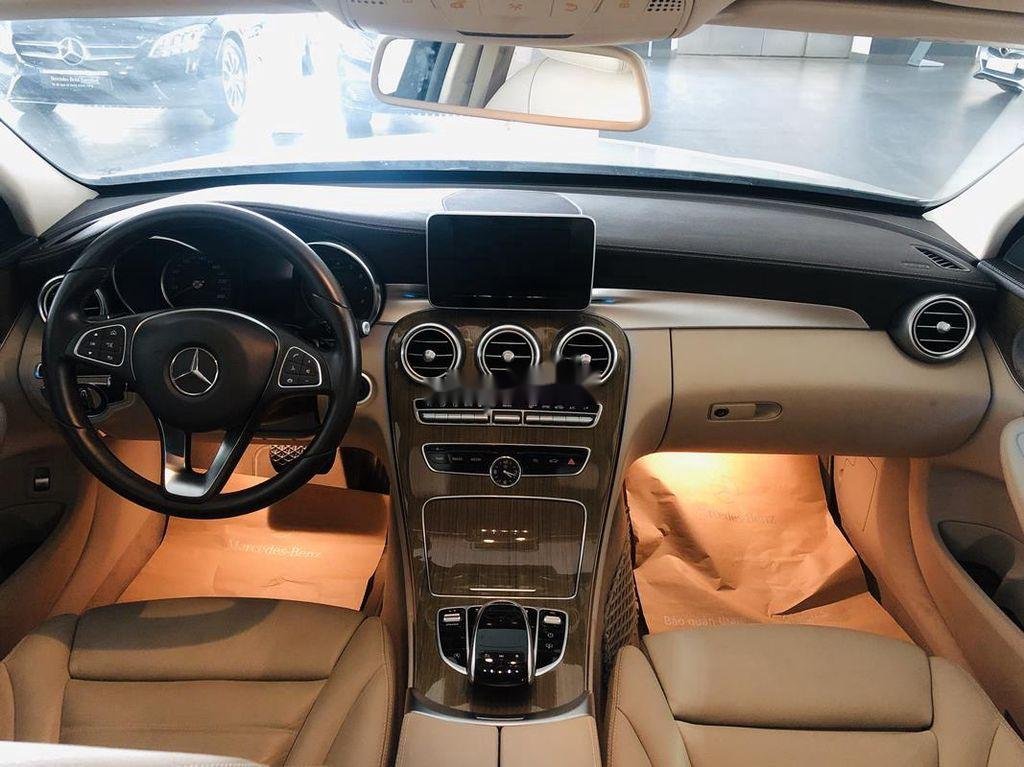 Mercedes-Benz C class   2018 - Bán Mercedes C250 năm 2018, màu trắng