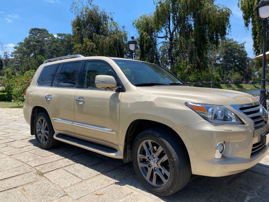 Lexus LX 2008 - Bán xe Lexus LX 570 sản xuất năm 2008, màu vàng, xe nhập như mới