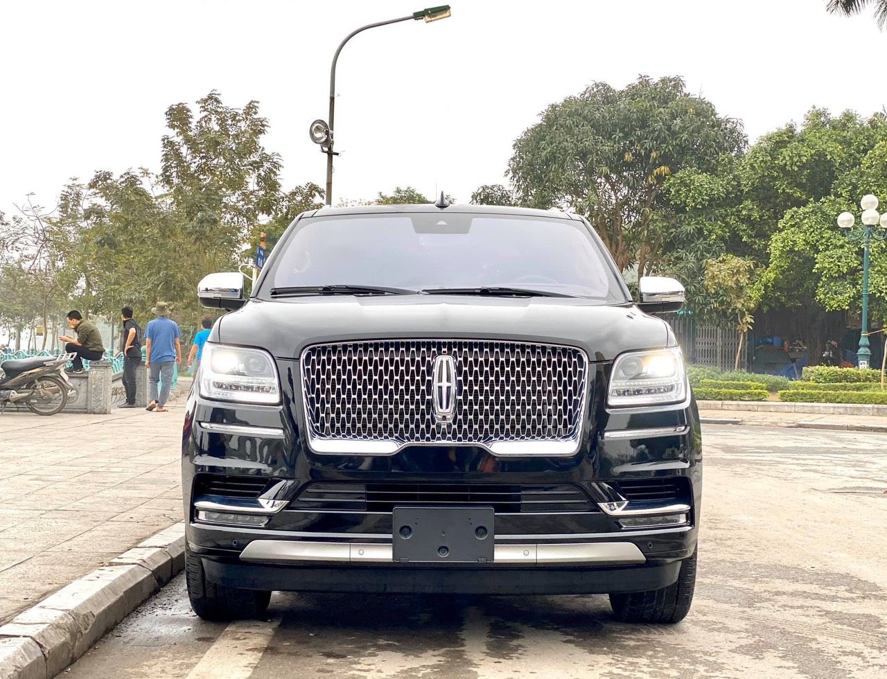 Lincoln Navigator L Black Label 2019 - Cần bán xế hạng sang: Lincoln Navigator L Black Label năm 2019, màu đen, xe nhập