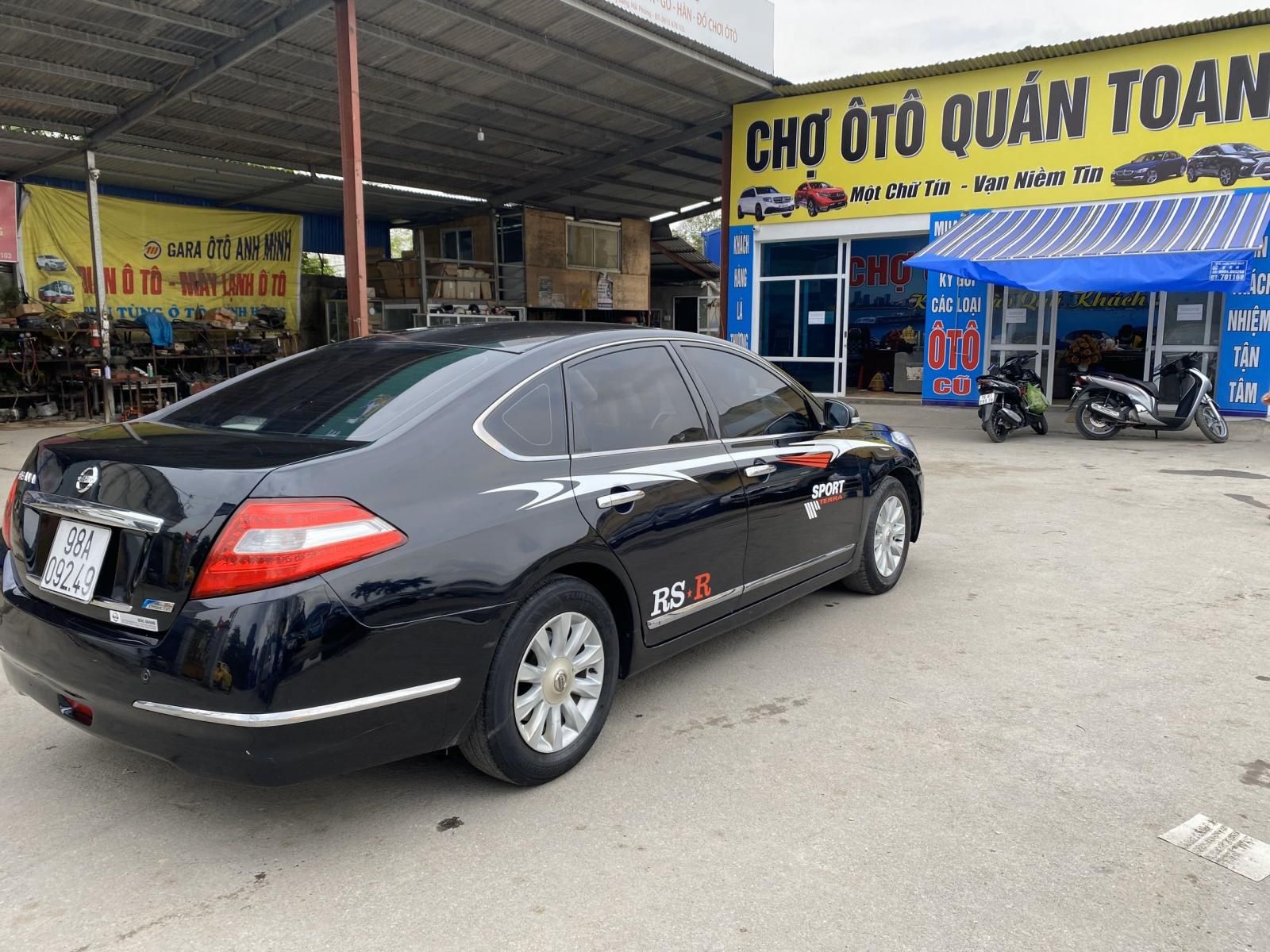 Nissan Teana 2010 - Cần bán nhanh chiếc Nissan Teana đời 2010, màu đen, nhập khẩu, giá thấp