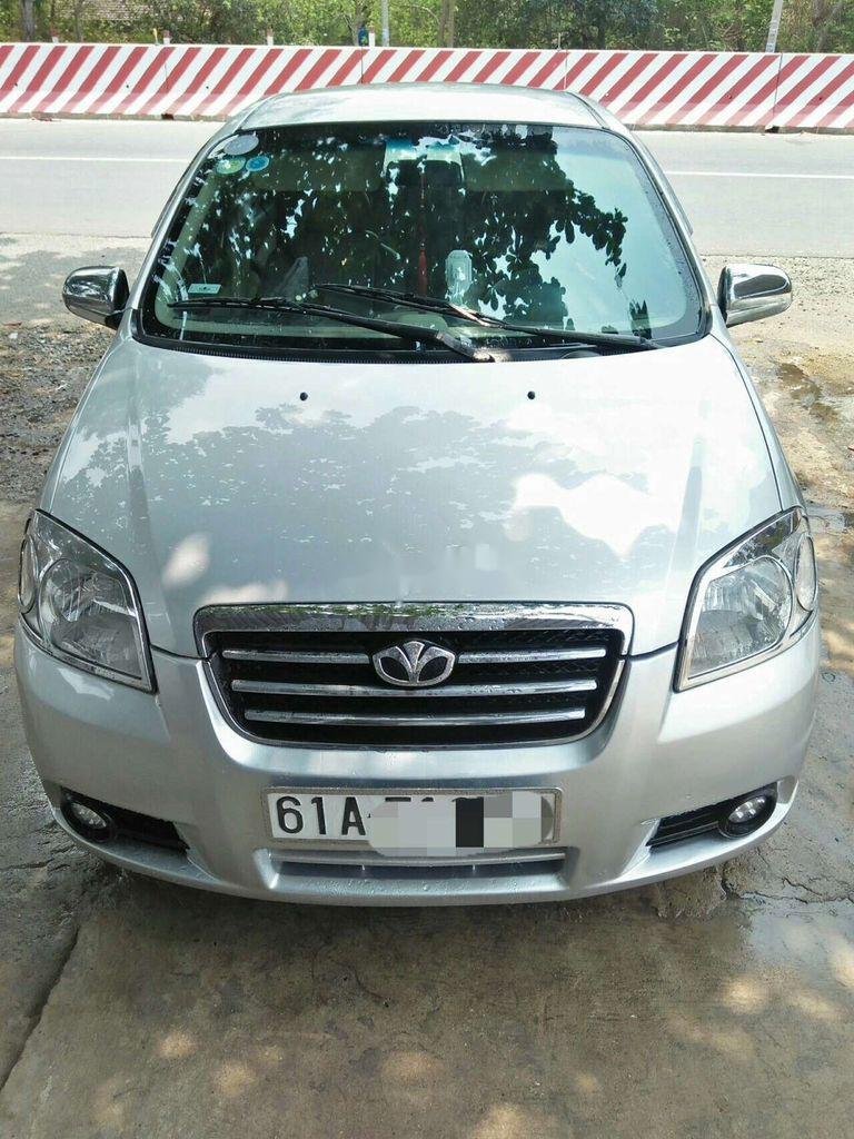 Daewoo GentraX 2009 - Cần bán gấp Daewoo GentraX sản xuất 2009, màu bạc chính chủ