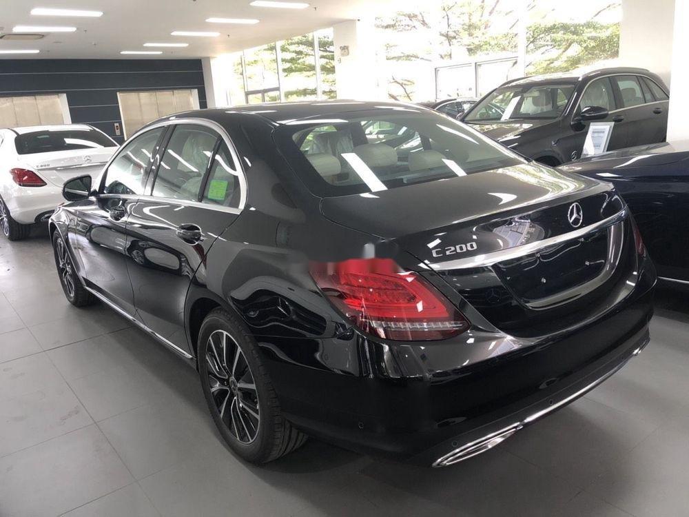 Mercedes-Benz C class   2018 - Cần bán xe Mercedes C200 sản xuất năm 2018, màu đen