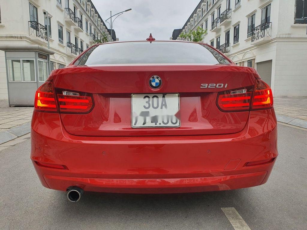 BMW 3 Series    320i  2015 - Cần bán gấp BMW 3 Series 320i sản xuất 2015, màu đỏ, xe nhập như mới