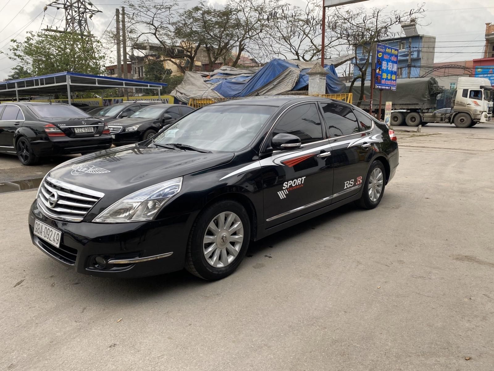 Nissan Teana 2010 - Cần bán nhanh chiếc Nissan Teana đời 2010, màu đen, nhập khẩu, giá thấp