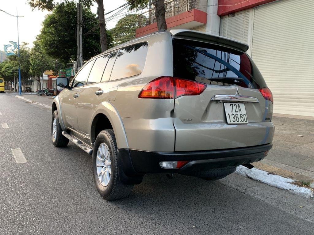 Mitsubishi Pajero 2011 - Bán Mitsubishi Pajero sản xuất năm 2011, màu vàng, 450tr