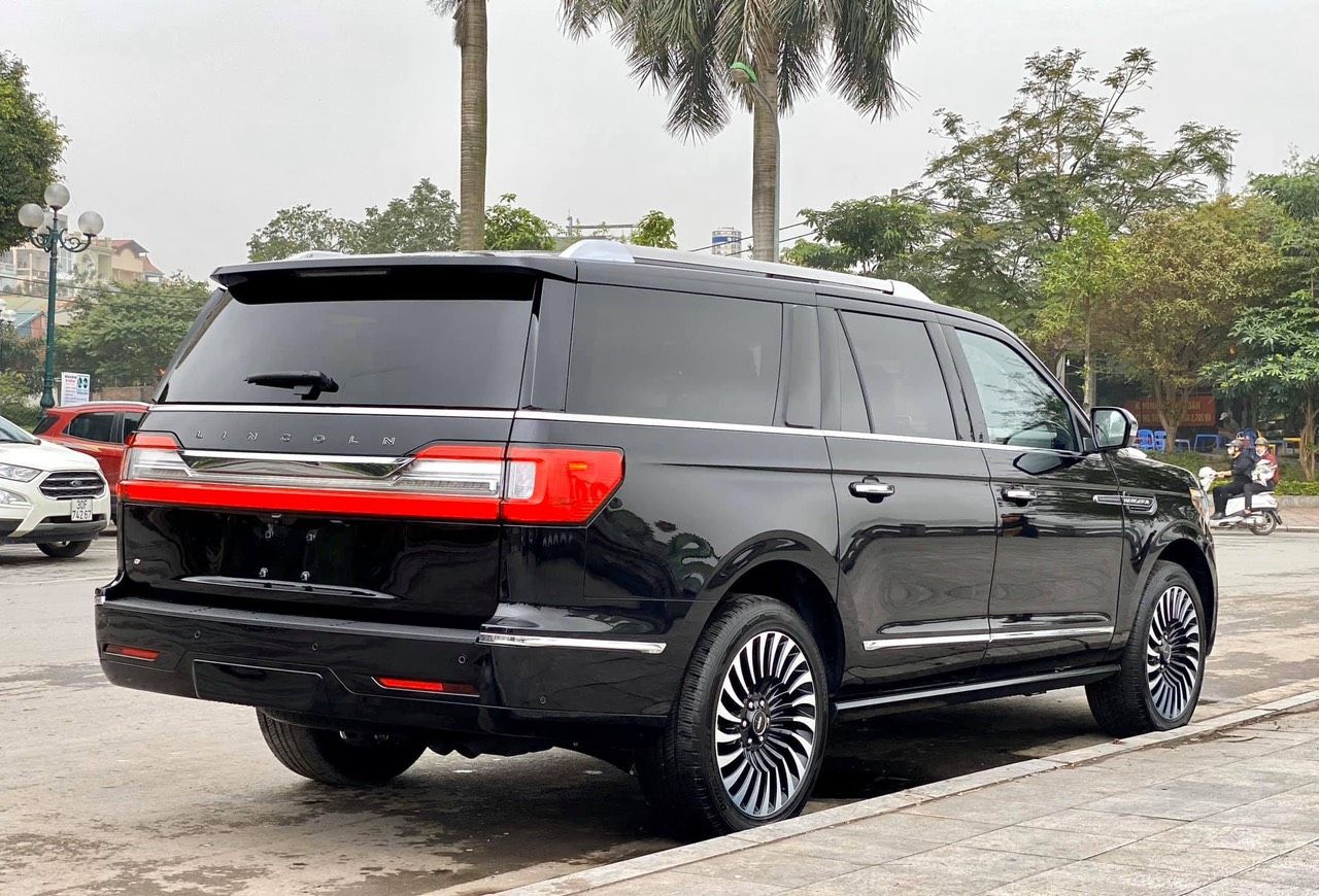 Lincoln Navigator L Black Label 2019 - Cần bán xế hạng sang: Lincoln Navigator L Black Label năm 2019, màu đen, xe nhập