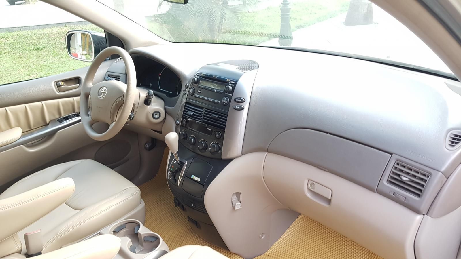 Toyota Sienna 2007 - Cần bán xe Toyota Sienna đời 2007, màu kem be, xe nhập khẩu, xe gia đình sử dụng