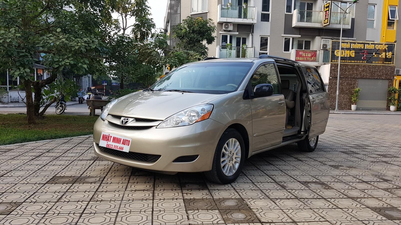 Toyota Sienna 2007 - Cần bán xe Toyota Sienna đời 2007, màu kem be, xe nhập khẩu, xe gia đình sử dụng