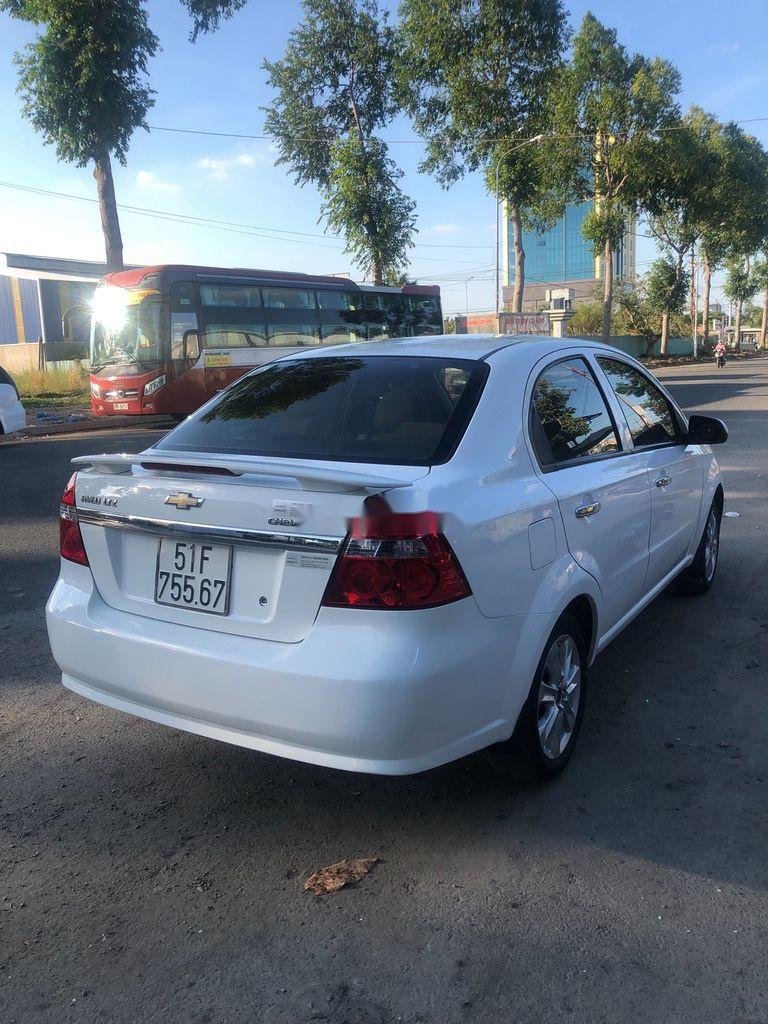 Chevrolet Aveo 2016 - Bán Chevrolet Aveo năm 2016, màu trắng