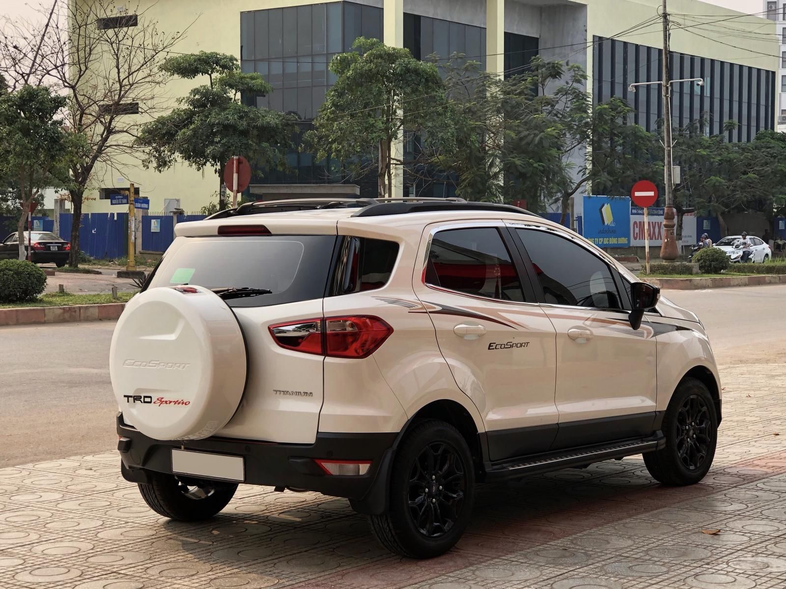 Ford EcoSport Titanium Black Edition 2018 - Hòa Bình Auto cần bán xe Ford EcoSport Titanium Black Edition năm sản xuất 2018, màu trắng