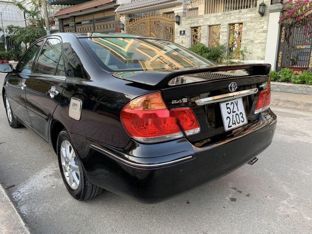 Toyota Camry 2005 - Cần bán lại xe Toyota Camry năm sản xuất 2005, màu đen, 355 triệu