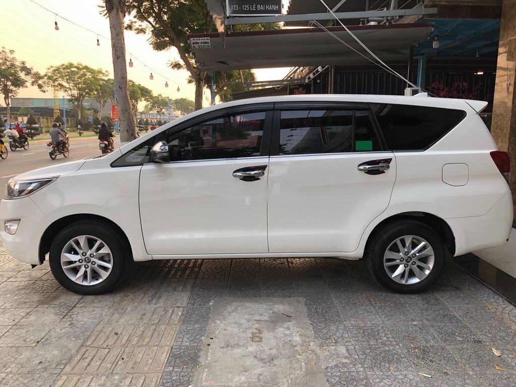 Toyota Innova 2018 - Bán xe Toyota Innova sản xuất 2018, màu trắng, 585 triệu