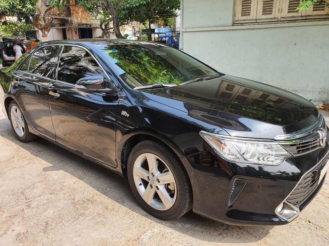 Toyota Camry 2.5Q 2016 - Chính chủ cần bán nhanh chiếc Toyota Camry 2.5Q đời 2016, màu đen, giá cạnh tranh