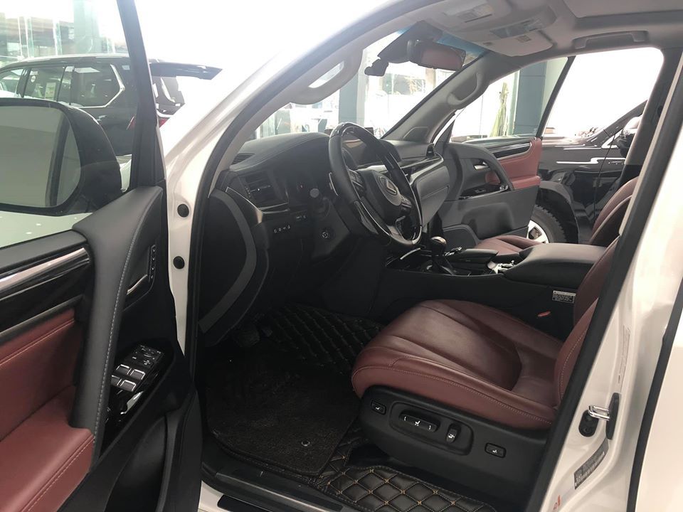 Lexus LX 570 Super Sport 2018 - Bán lại xe Lexus LX 570 Super Sport năm 2018, màu trắng, nhập khẩu