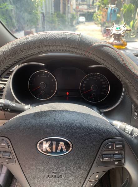 Kia K3   2015 - Cần bán lại xe Kia K3 sản xuất năm 2015, màu trắng, xe gia đình