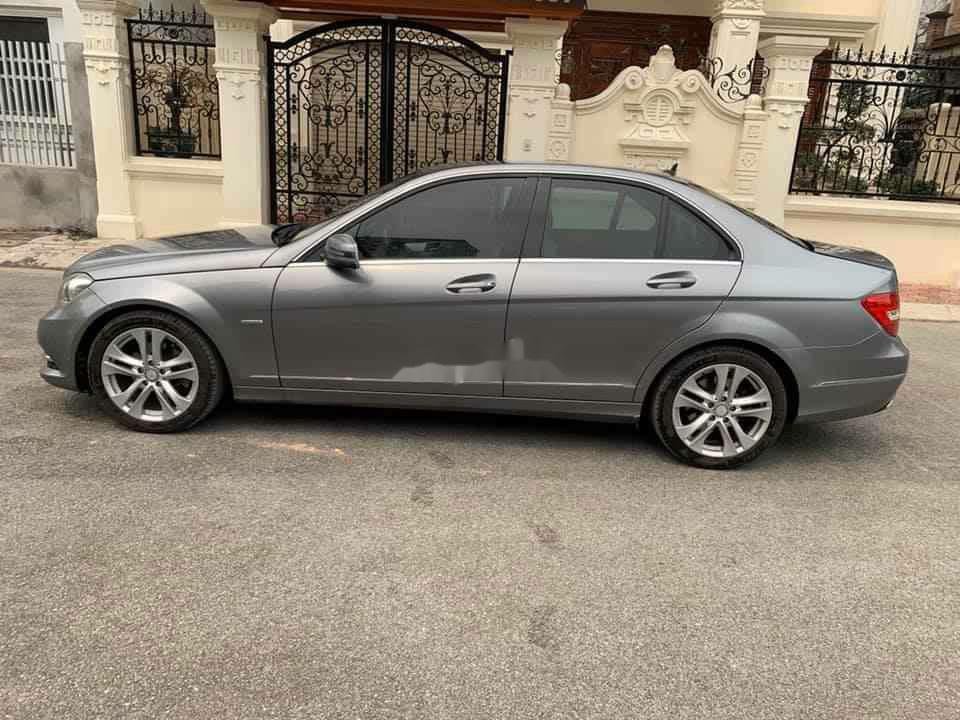 Mercedes-Benz C class 2011 - Bán Mercedes sản xuất năm 2011, màu xám