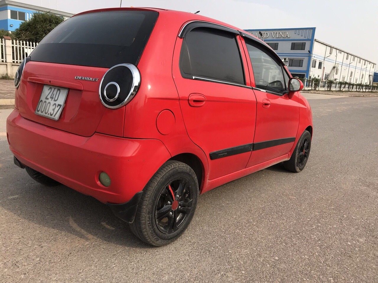 Chevrolet Spark 2013 - Chính chủ bán ô tô Chevrolet Spark đời 2013, màu đỏ, giá thấp, siêu tiết kiệm nhiên liệu