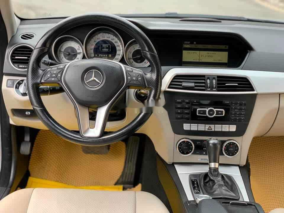 Mercedes-Benz C class 2011 - Bán Mercedes sản xuất năm 2011, màu xám