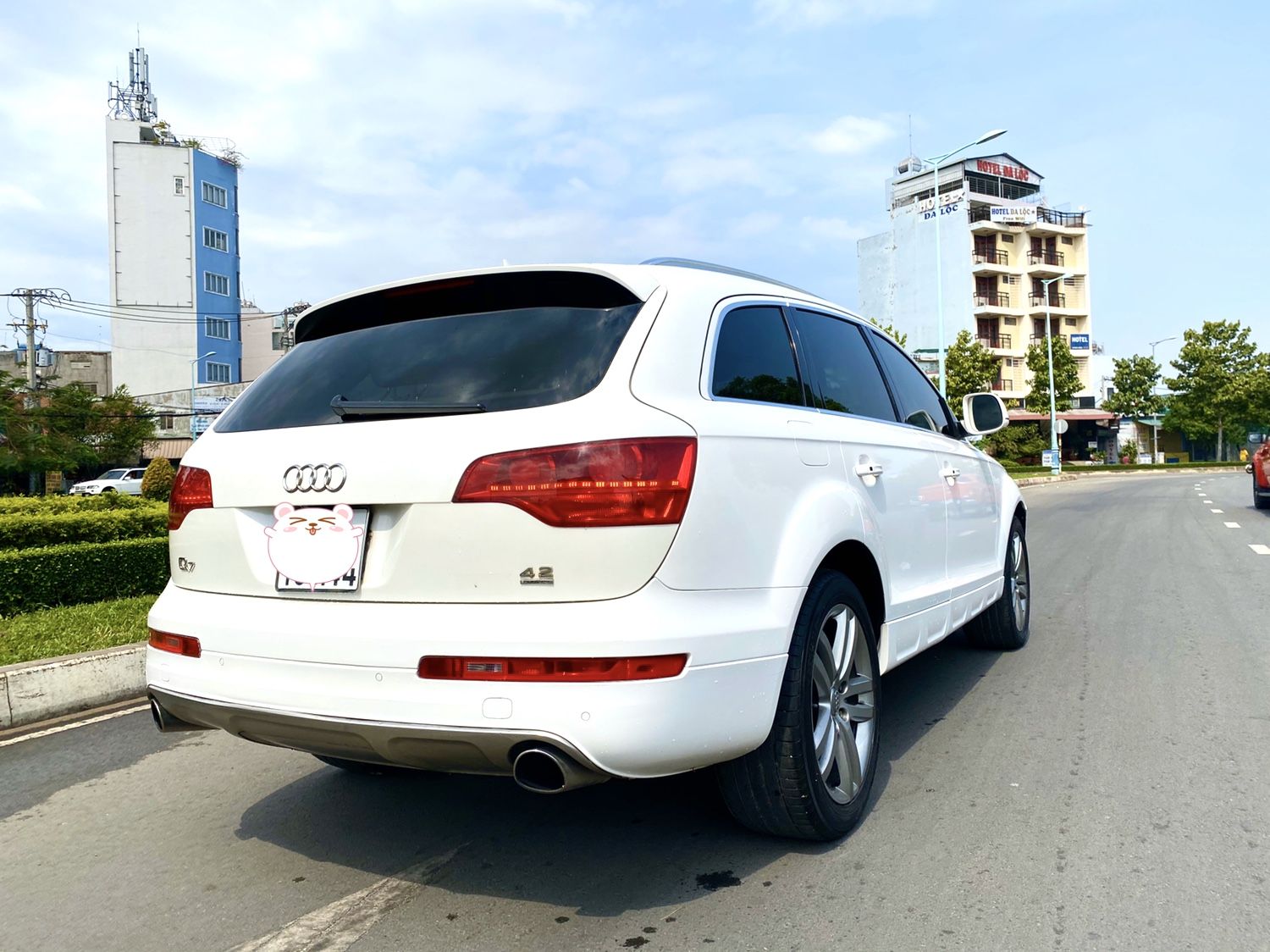 Audi Q7 2008 - Bán Audi Q7 đời 2008, màu trắng, nhập khẩu, bao test hãng, xe còn mới, full tiện nghi