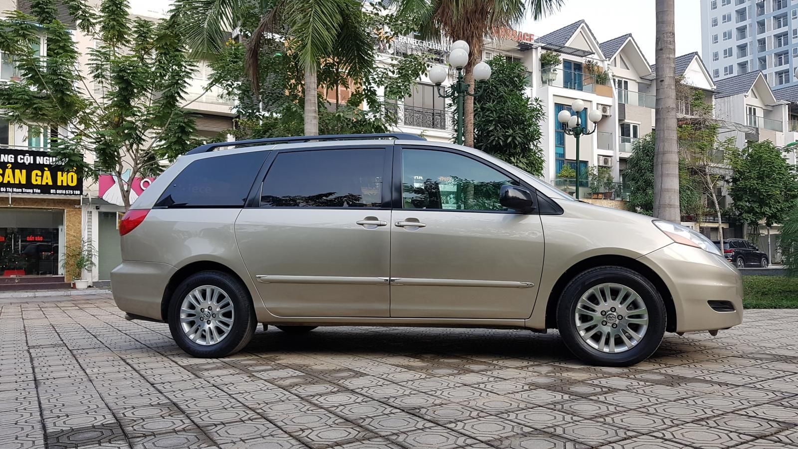 Toyota Sienna 2007 - Bán ô tô Toyota Sienna sản xuất 2007, màu vàng, nhập khẩu, giá tốt