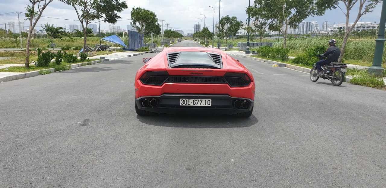 Lamborghini Huracan 2016 - Bán lại chiếc xe siêu sang Lamborghini Huracan LP580 đời 2016, màu đỏ, xe nhập, giá ưu đãi