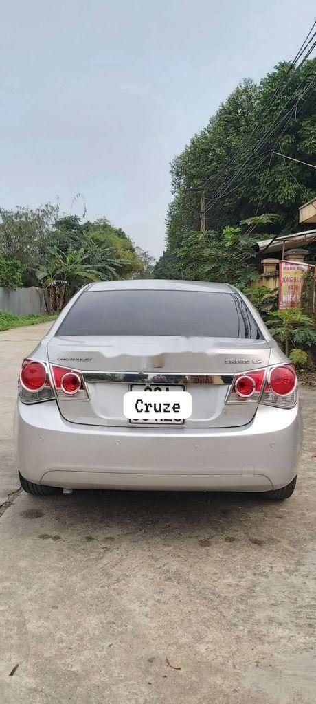 Chevrolet Cruze   2010 - Bán Chevrolet Cruze 2010, màu bạc, chính chủ