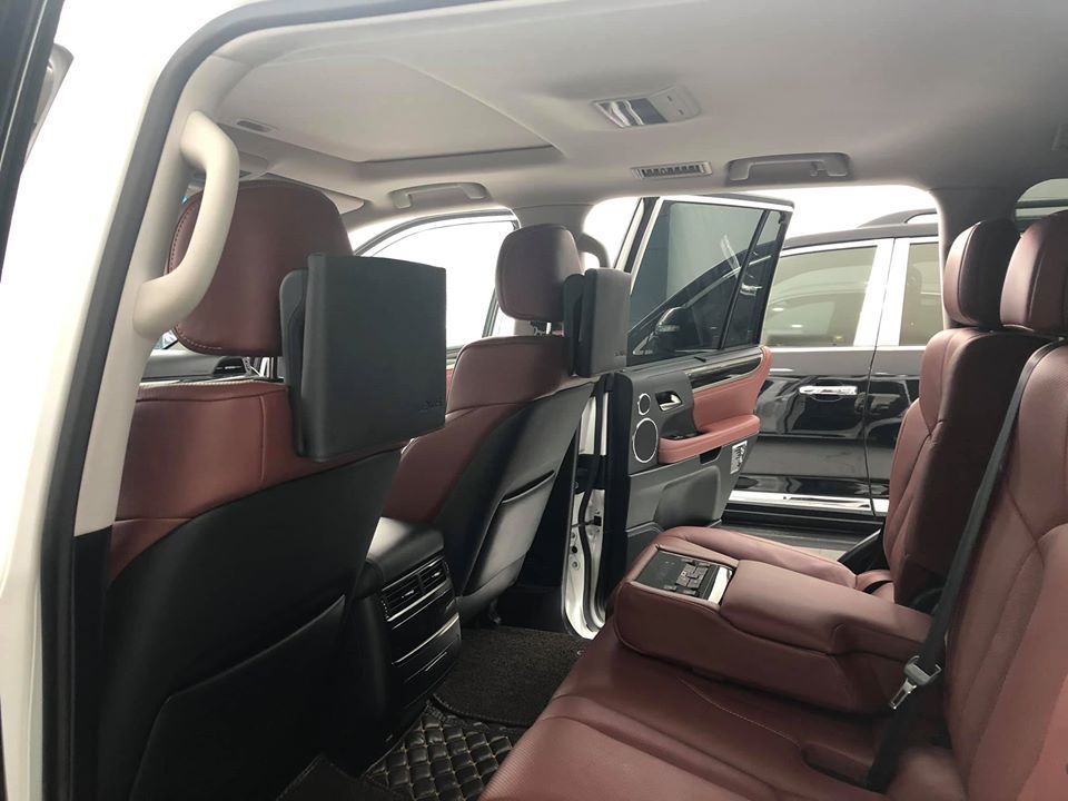 Lexus LX 570 Super Sport 2018 - Cần bán gấp chiếc Lexus Lx570 Super Sport, sản xuất 2018, màu trắng, giao nhanh