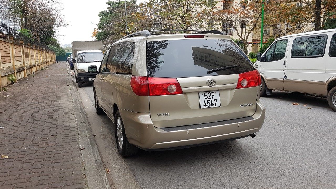 Toyota Sienna 2007 - Nhật Minh Auto cần bán Toyota Sienna sản xuất năm 2007, màu vàng cát