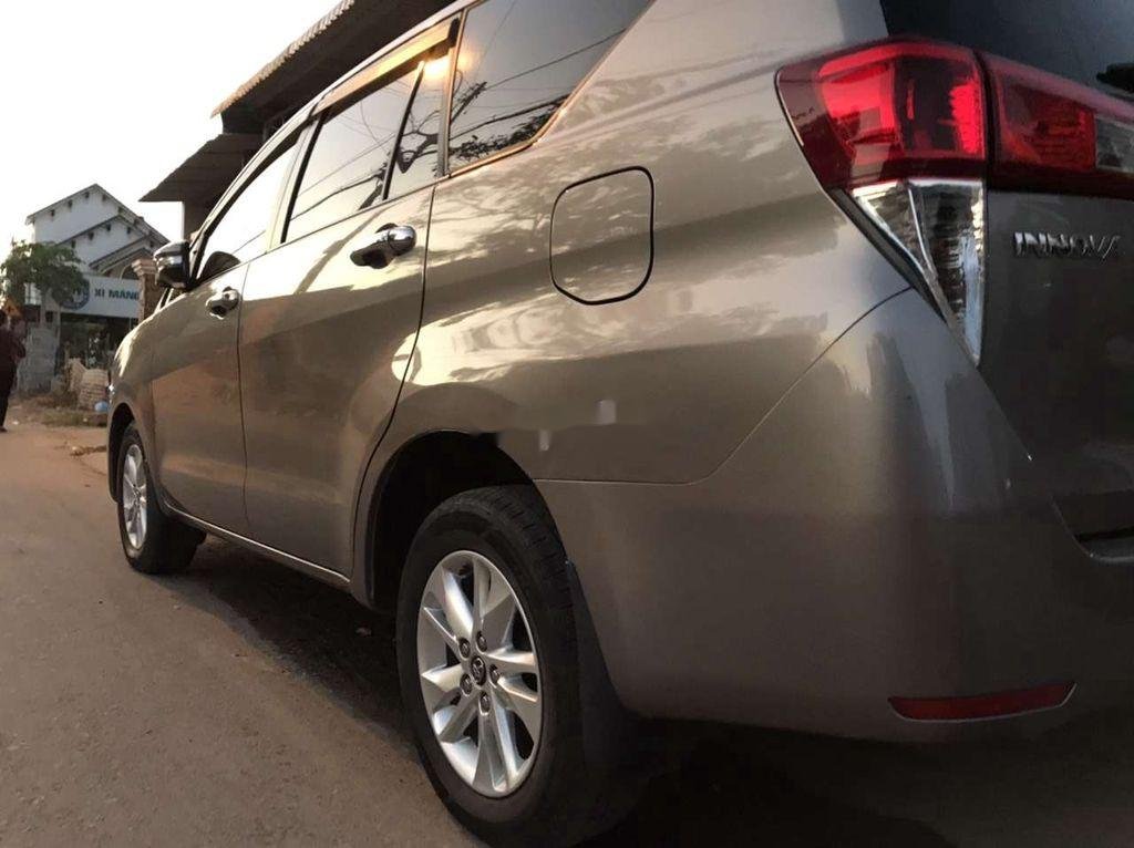 Toyota Innova     2016 - Cần bán xe Toyota Innova năm 2016