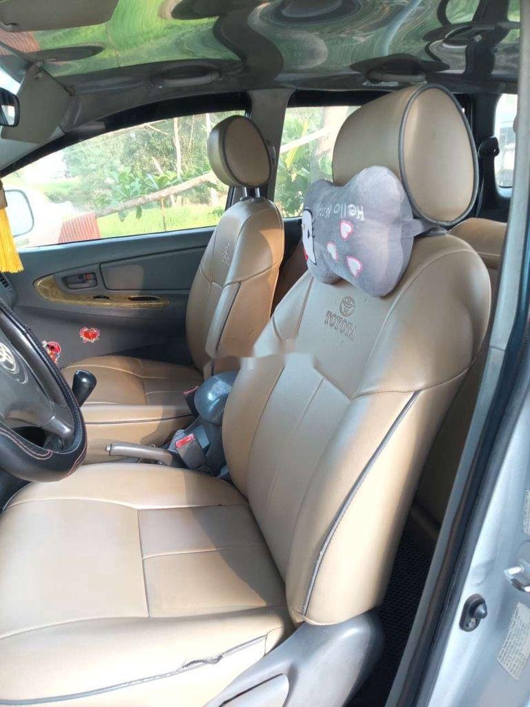 Toyota Innova 2009 - Cần bán lại xe Toyota Innova năm 2009, màu bạc, 280 triệu