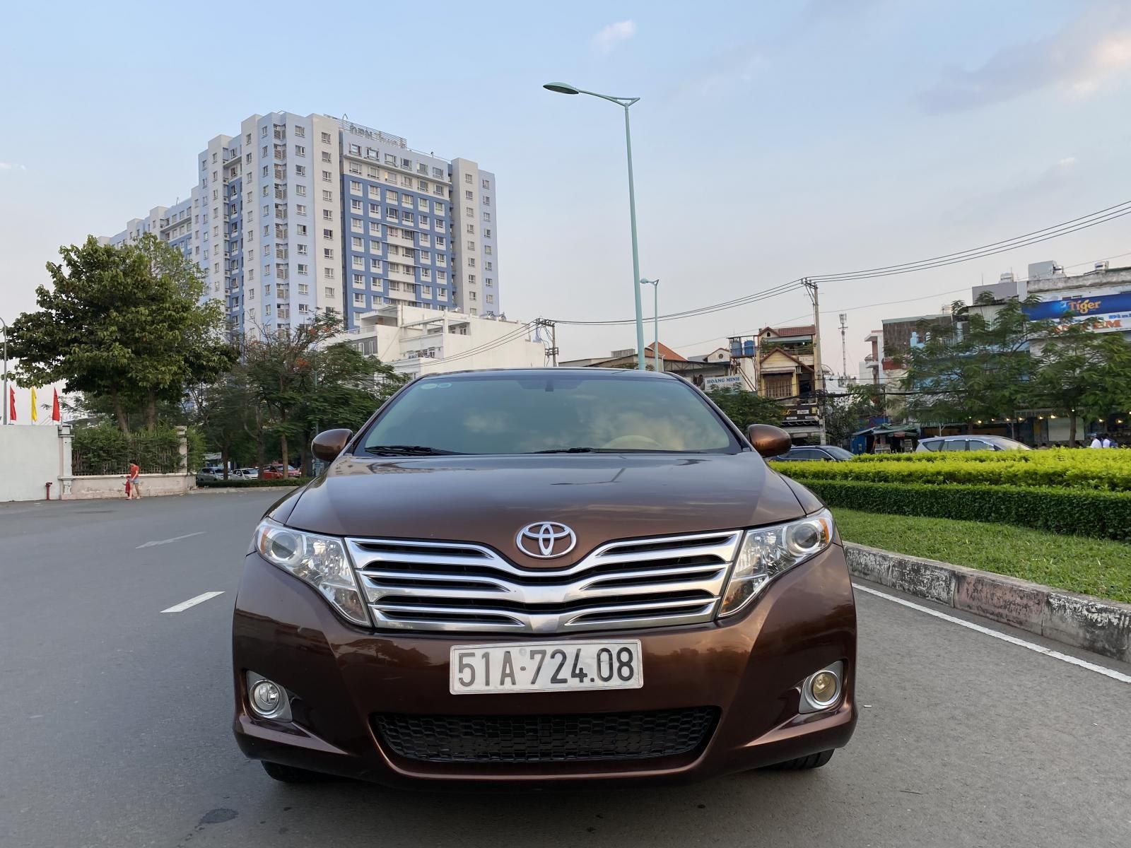 Toyota Venza 2.7   2010 - Cần bán Toyota Venza 2.7 năm 2010, màu nâu, nhập khẩu