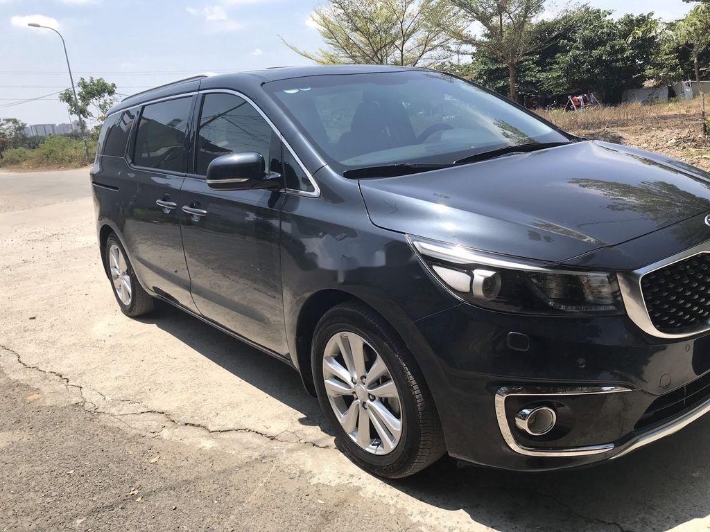 Kia Sedona  2.2 DATH   2015 - Cần bán xe Kia Sedona 2.2 DATH năm 2015 như mới