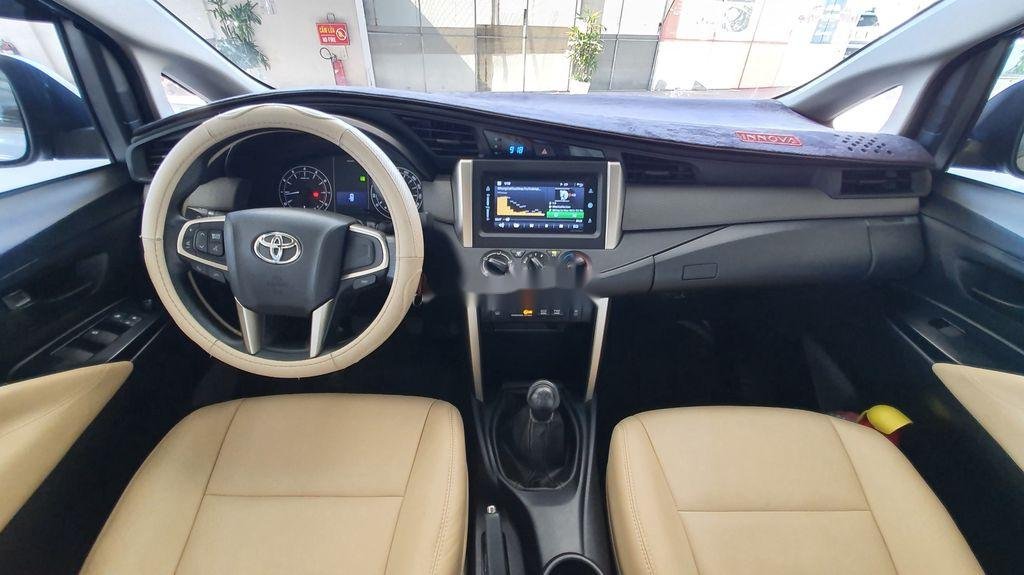 Toyota Innova   2019 - Bán xe Toyota Innova đời 2019, màu xám, số sàn