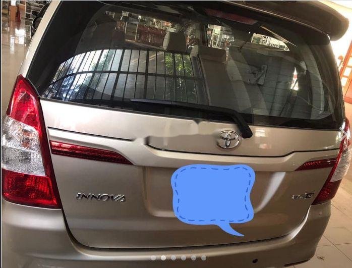 Toyota Innova 2015 - Bán xe Toyota Innova đời 2015, màu vàng, 470tr