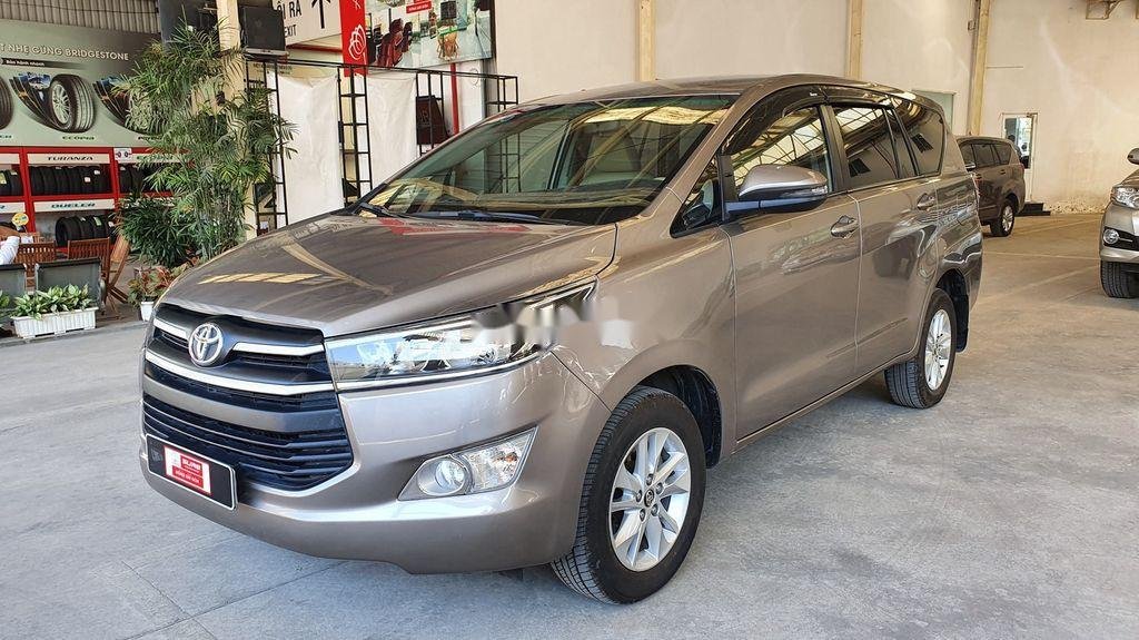 Toyota Innova   2019 - Bán xe Toyota Innova đời 2019, màu xám, số sàn