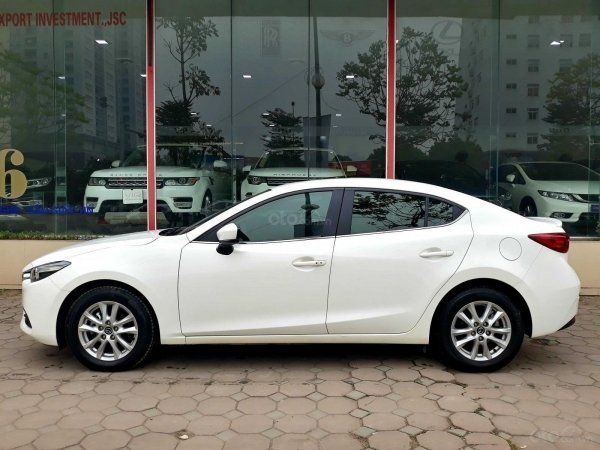 Mazda 3 2017 - Bán giá thấp với chiếc Mazda 3 1.5 sedan sản xuất 2017, màu trắng, giá thấp