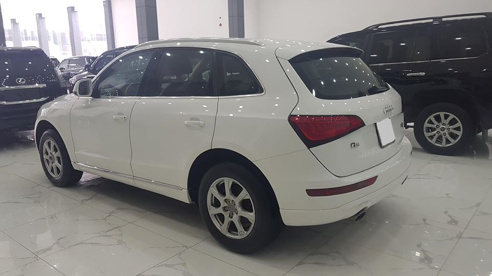 Audi Q5 2013 - Cần bán lại xe Audi Q5 2.0T Quattro năm 2013, màu trắng, nhập khẩu, giá cực kì thấp